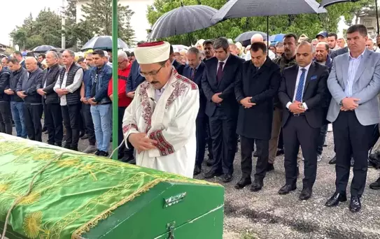 Burdur'da Diyaliz Tedavisi Sonrası Hayatını Kaybeden Hastanın Cenazesi Kozluca Köyünde Defnedildi