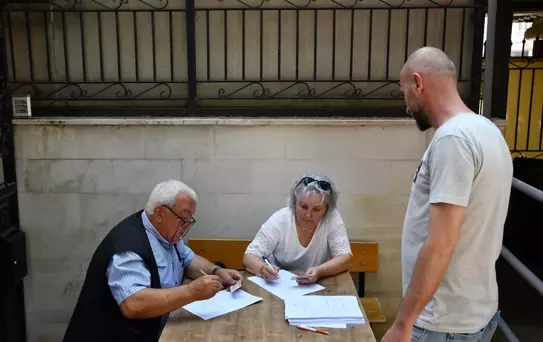 Çifte vatandaşlar Bulgaristan seçimleri için sandık başına gitti