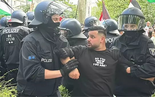 Almanya'da sokaklar alev alev! Göstericilerle polis çatıştı: Çok sayıda gözaltı var