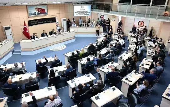 Denizli Büyükşehir Belediye Meclisinde AK Parti'den istifa
