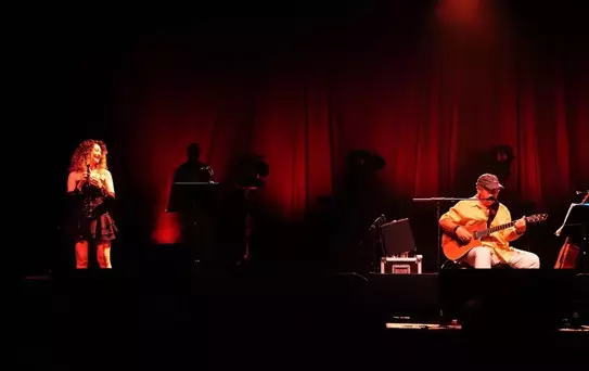 Bülent Ortaçgil, 50. sanat yılını sevenleriyle kutladı