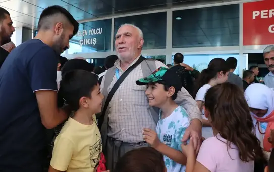 Şanlıurfa'dan kutsal topraklara giden ilk hacı kafilesi kente döndü