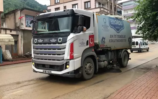 Ordu'da şiddetli yağıştan etkilenen İkizce ve Çaybaşı ilçelerinde temizlik ve hasar tespit çalışmaları başladı