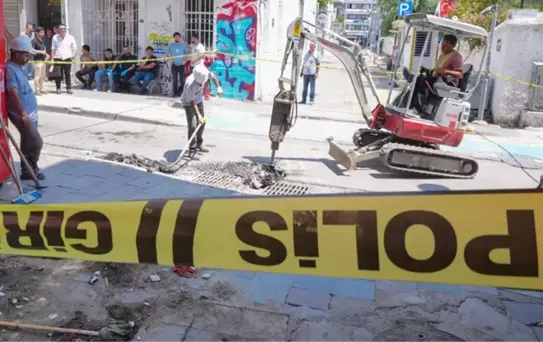 İzmir'de belediye ve elektrik firması, kaçağın olduğu alana gelip çalışma başlattı