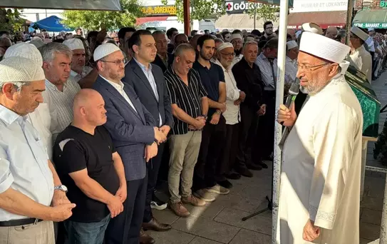 Çekmeköy İlçe Müftüsü Vehbi Akşit'in Cenazesi Kocaeli'de Defnedildi