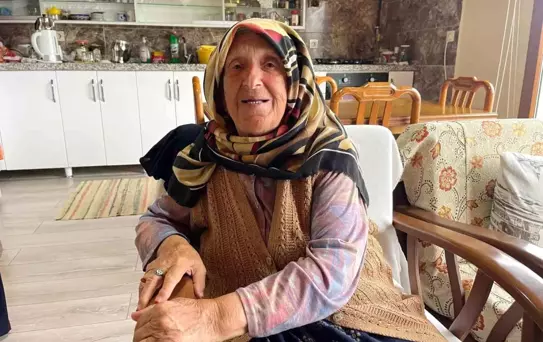 Cumhurbaşkanı Erdoğan, baba ocağı Güneysu'da komşularını ziyaret etti
