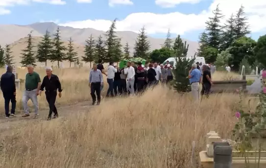 Tomarza'da meydana gelen kazada hayatını kaybeden Ahmet Kantemiz son yolculuğuna uğurlandı