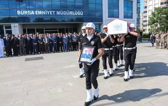 Bursa'da Kanser Tedavisi Gören İl Emniyet Müdür Yardımcısı Özay Başkent İçin Tören Düzenlendi
