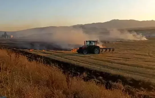 Ağrı'da Dambat köyünde tarla yangını