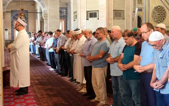 Adana'da İsmail Haniye için gıyabi cenaze namazı kılındı