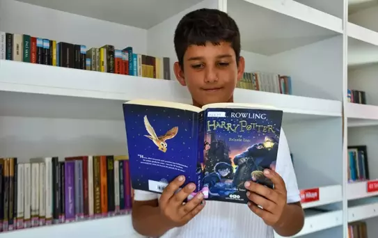 Van'daki Gezici Kütüphane, kırsal mahallelerde yaşayan çocukların kitaplara ulaşmasını sağlıyor