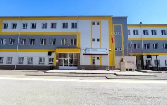 Eskişehir Ahmet Sezer Ortaokulu LGS'de Büyük Başarı Elde Etti