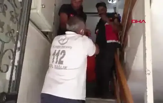 Parkinson hastası yaşlı kadın itfaiye ekipleri tarafından yarı baygın halde bulundu