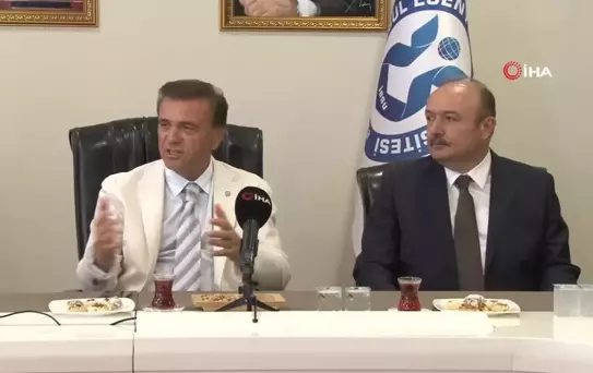 İstanbul Esenyurt Üniversitesi'nde devir teslim töreni yapıldı