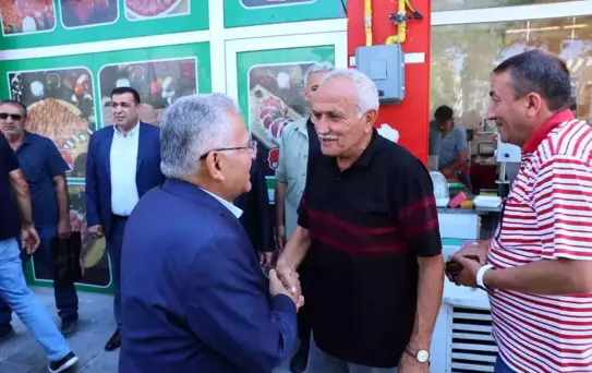 Başkan Büyükkılıç, Tomarza'da esnaf ziyaretleri gerçekleştirdi
