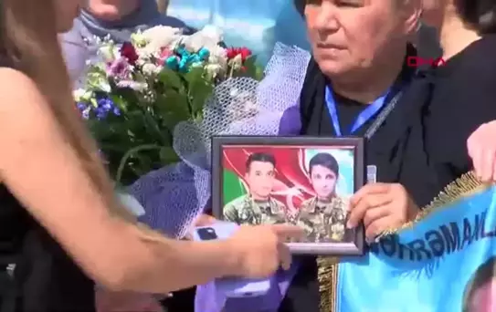 Azerbaycanlı 30 şehit ailesi Cebeci Askeri Şehitliği'ni ziyaret etti