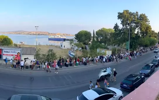Türk Tatilciler Yunanistan'ın Ege Adalarına Akın Etti