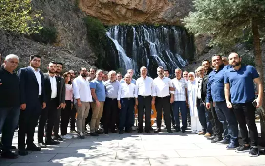 Kayseri Büyükşehir Belediye Başkanı ve TBMM Milli Savunma Komisyonu Başkanı Kapuzbaşı Şelaleleri'ni Ziyaret Etti