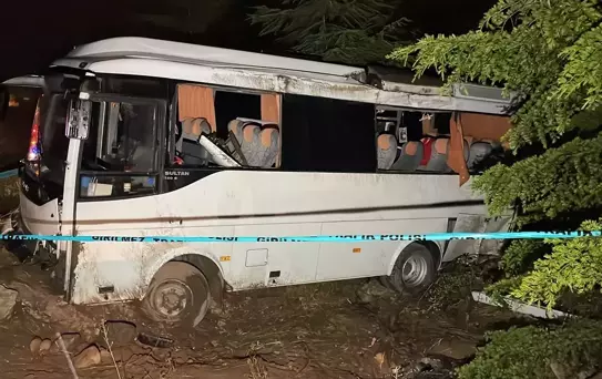 Eskişehir'de Midibüs Kazasında 15 Polis Memuru Yaralandı