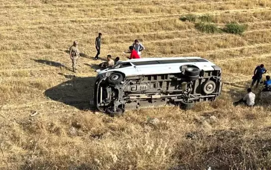 Şırnak'ta ticari taksi ile TPAO işçi servisi çarpıştı: 6 yaralı