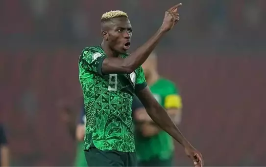 6 dakika yetti! Victor Osimhen'den tarihe geçen gol