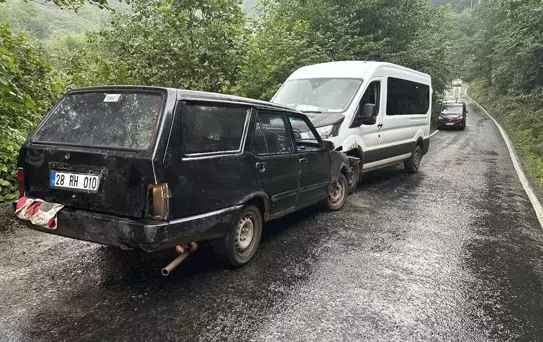 Görele'de Trafik Kazası: 3 Yaralı