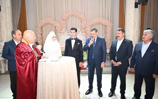 Eski Kaymakamlar Erzurum'da Evlendi
