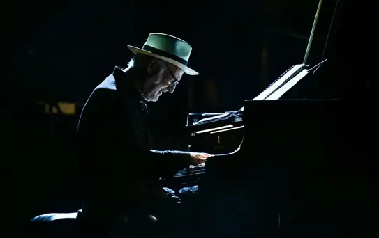 Einaudi İstanbul'da Konser Verdi