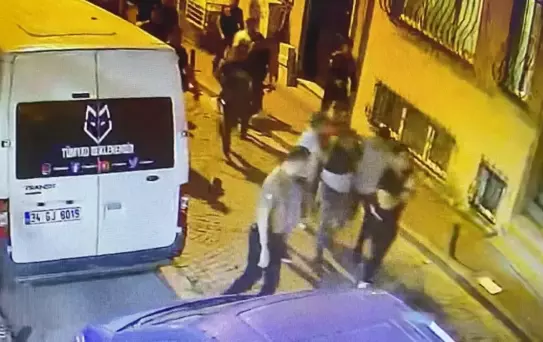 Fatih'te Silahlı Tehdit ve Polise Ateş