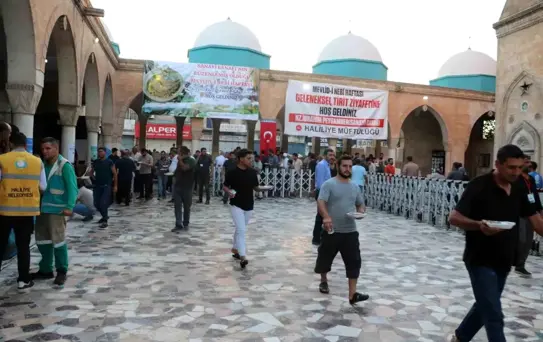 Şanlıurfa'da 10 Bin Kişiye Tirit İkramı Yapıldı