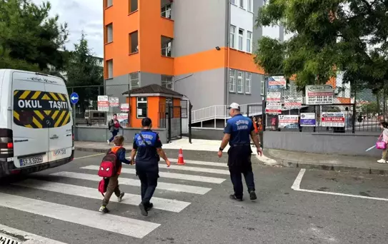 Ordu'da Zabıta Ekipleri Okul Bölgelerinde Güvenlik Uygulaması Başlattı