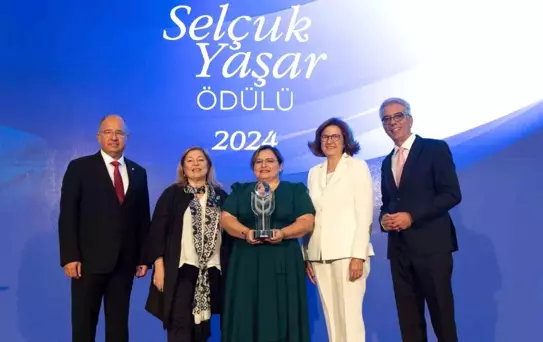 Selçuk Yaşar Ödülü Tülin Akın'a Verildi