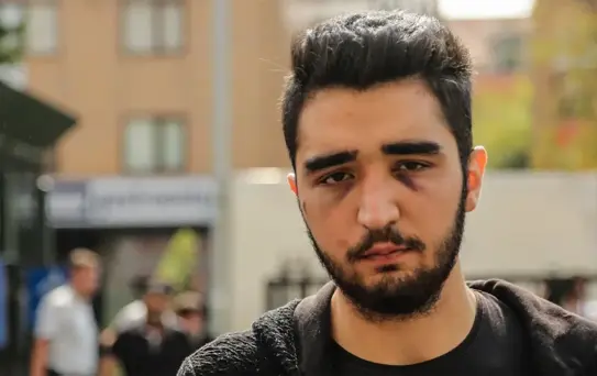 Polislere silah doğrulttu, vatandaşı tehdit etti ama aldığı cezaya bakın