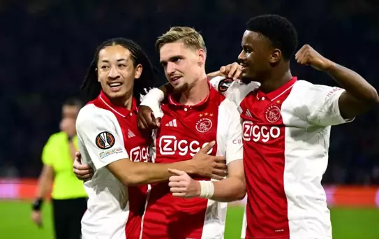 Beşiktaş Ajax'a 4-0 Mağlup Oldu