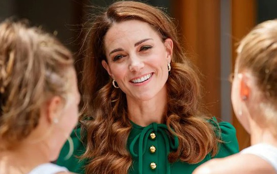 Kemoterapi tedavisi tamamlanan Kate Middleton, ilk kez halka açık bir etkinliğe katıldı