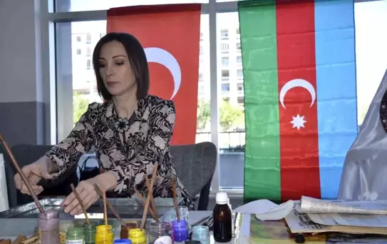 Sevinç Aliyeva Besni'de Ebru Sanatı Sergiledi