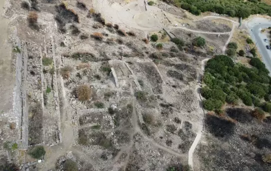 Assos'ta 1700 Yıllık Lazımlıklar Bulundu