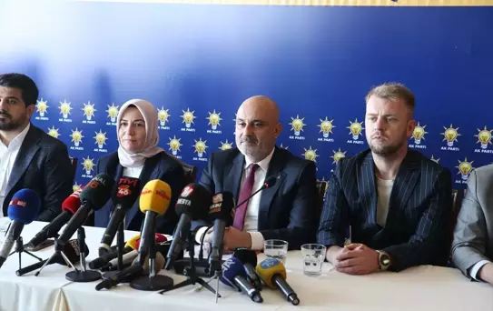 AK Parti Kahramanmaraş Yeni Yönetimini Tanıttı