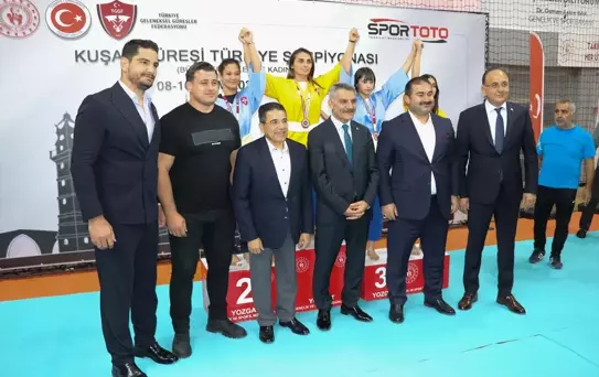 Yozgat'ta Kuşak Güreşleri Türkiye Şampiyonası Tamamlandı