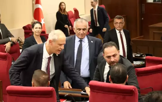 KKTC'de Meclis Oylamasında Arbede
