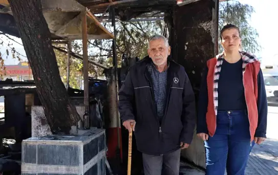 Antakya'da Bir Esnafın Büfesi Yandı