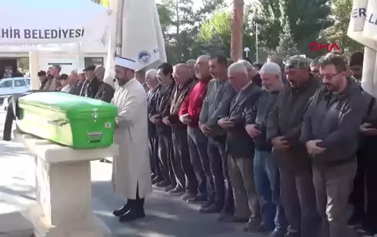 Kazada Hayatını Kaybedenlerin Cenazesi Toprağa Verildi