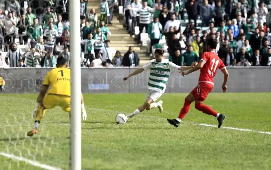 Bursaspor, Kuşadasıspor'u 4-1 Yendi