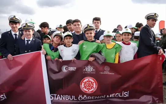 Pendik'te '11 Kasım Milli Ağaçlandırma Günü' etkinliği yapıldı
