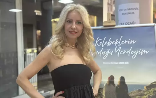 Kelebeklerin Uyuduğu Yerdeyim Galası Yapıldı