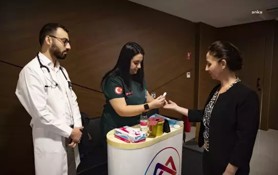 Mersin'de Diyabet Farkındalığı için Kan Taraması Yapıldı