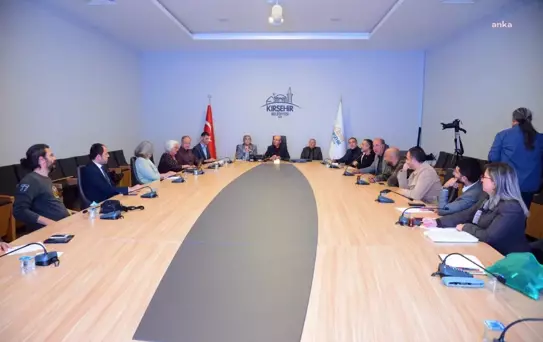 Kırşehir Belediye Başkanı Ekicioğlu: 'Türkiye'yi de Kırşehir'i de Sömürecekler'