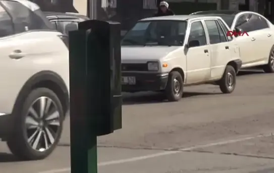 İskenderun'da 'Çimlere Basma' Anons Sistemi Kuruldu