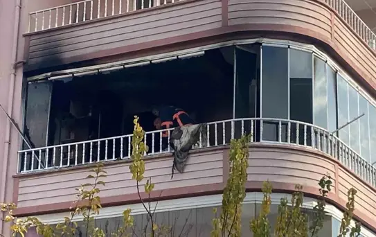 Çankırı'da Yangın: Apartman Dairesi Kullanılamaz Hale Geldi