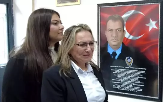 Şehit polisin adı kızının okuduğu ilkokula verildi